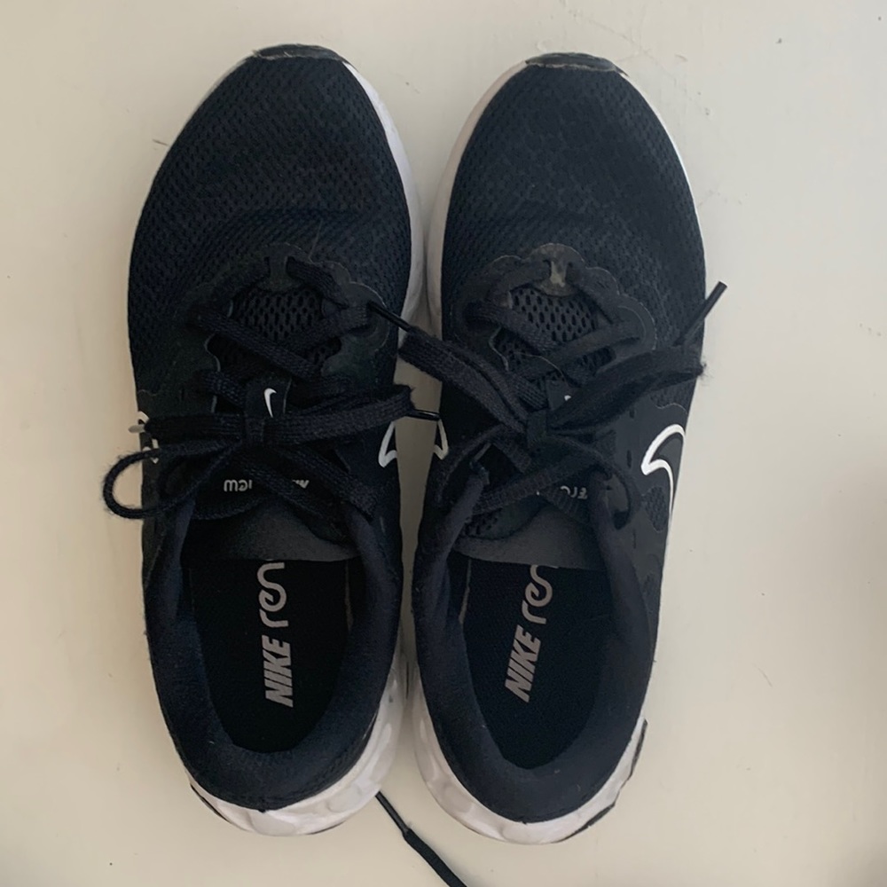 Nike tennis shoes